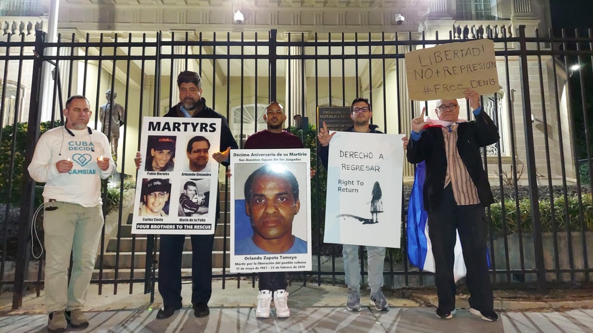 Vigilia frente a la Embajada de Cuba en Washington DC. Foto: ADN Cuba