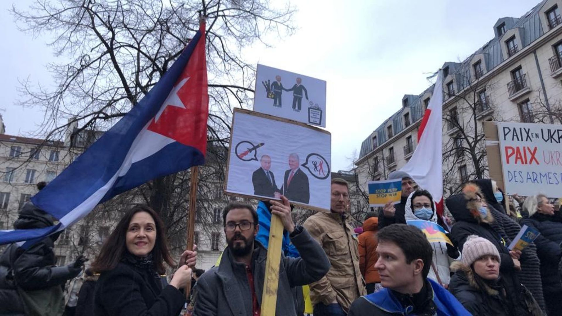 "Esta manifestación era muy importante porque amanecimos con la noticia de la invasión rusa a Ucrania", agregó De la Guardia