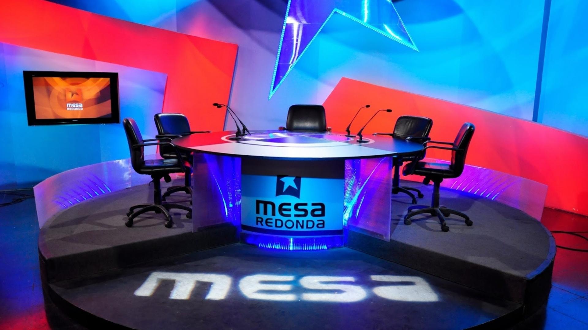 Set del programa oficialista de TV Mesa Redonda