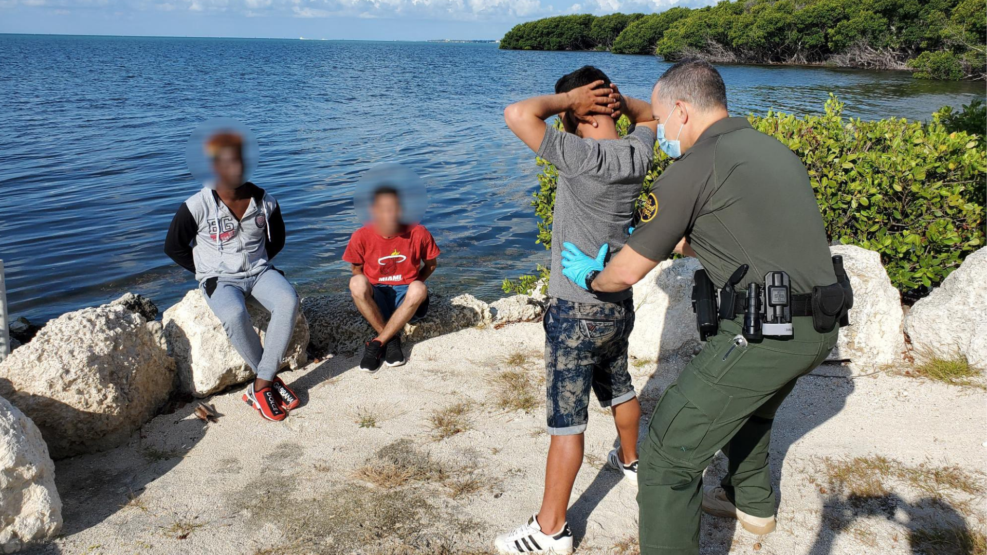 Arriban tres balseros a Islamorada