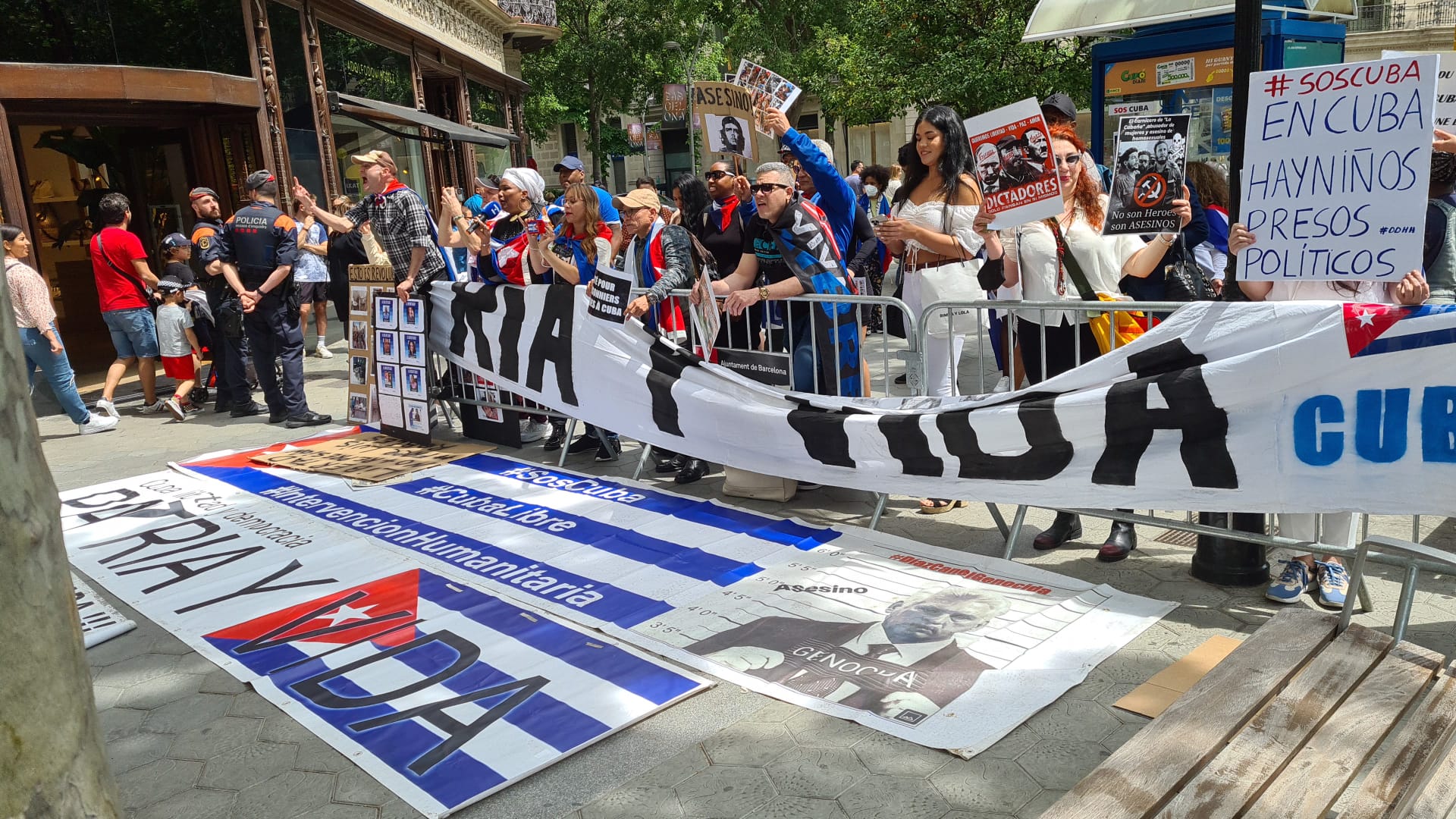 Manifestación de cubanos en Barcelona. Foto: Vladimir Hernández