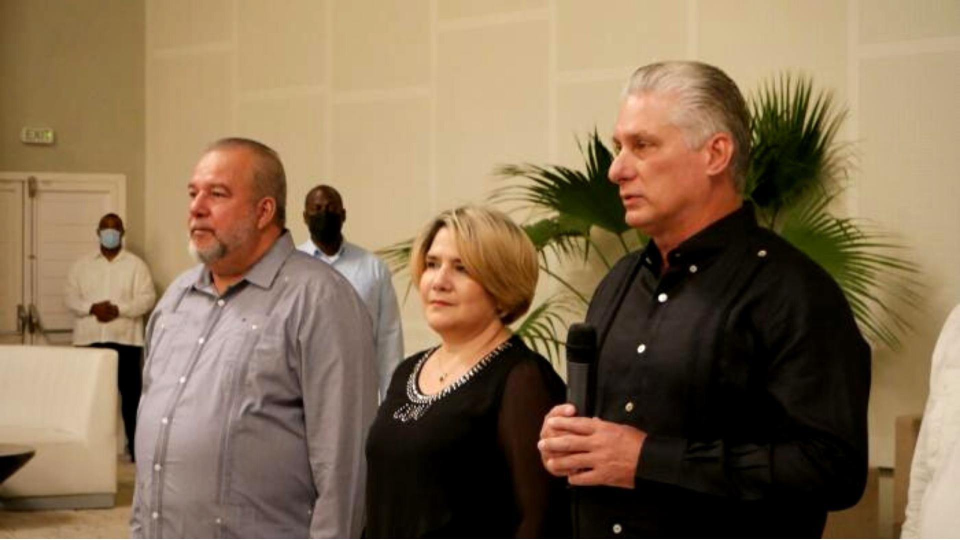 Primer ministro Manuel Marrero, Lis Cuesta y su esposo el presidente Díaz Canel. Foto: Granma