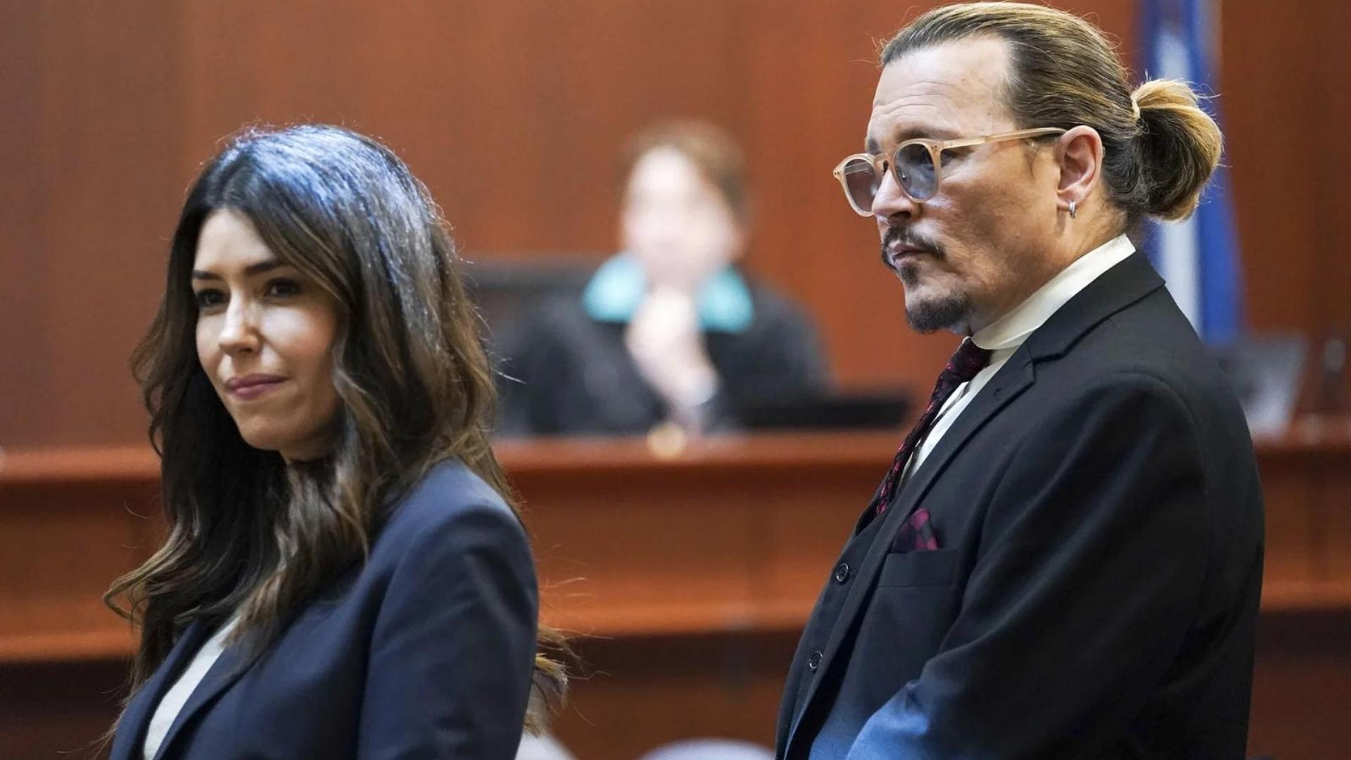 Camille Vázquez y Depp en el juicio contra Hamber Heard. Foto: Shutterstock