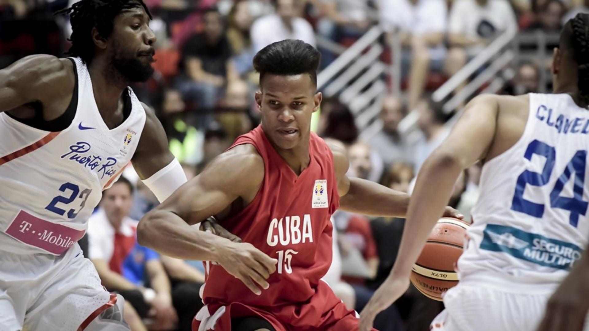 Jugador cubano de baloncesto Neslier Abreu. Foto: FIBA