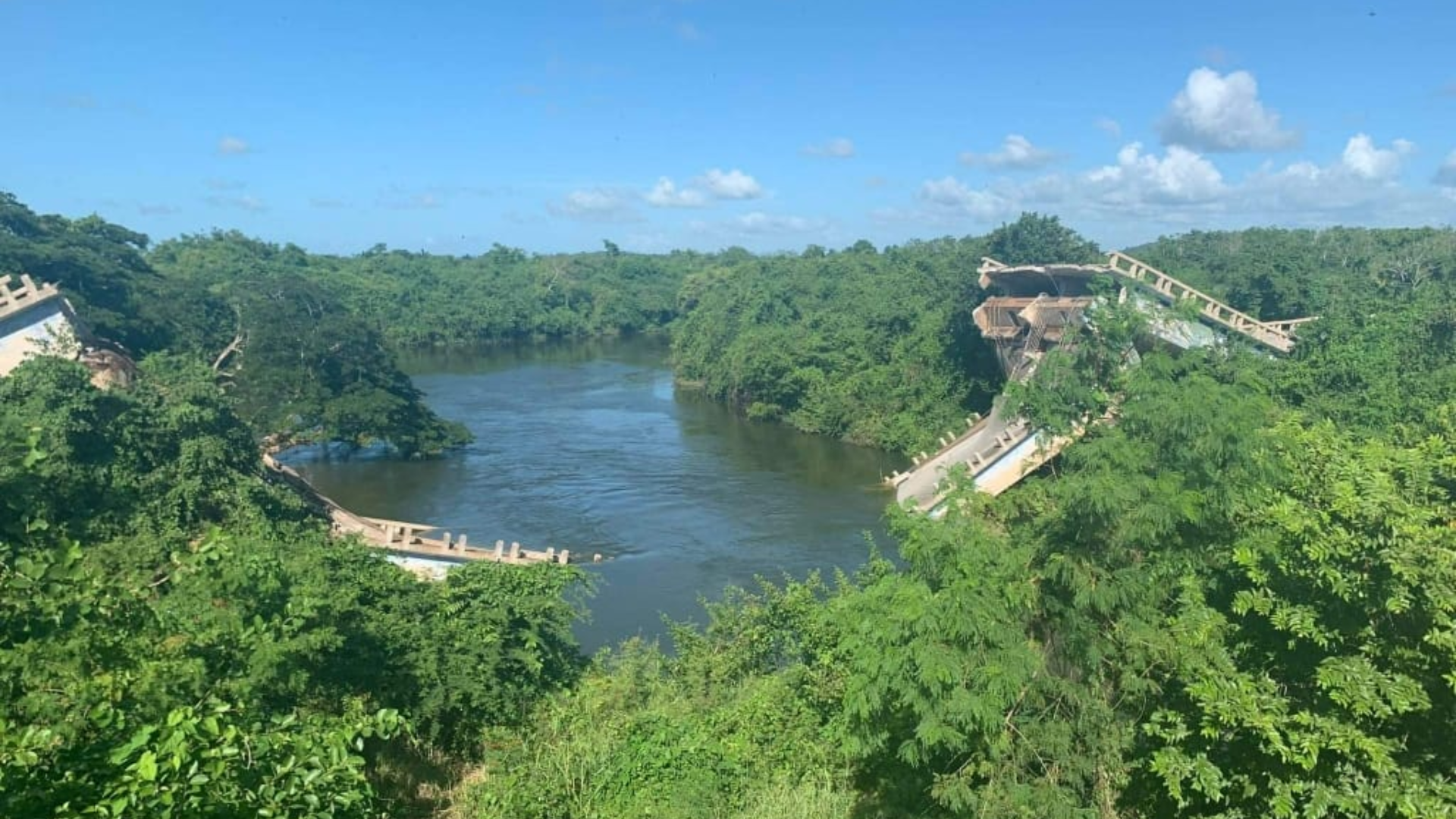 Usuarios reportan derrumbe en puente de Sagua la Grande