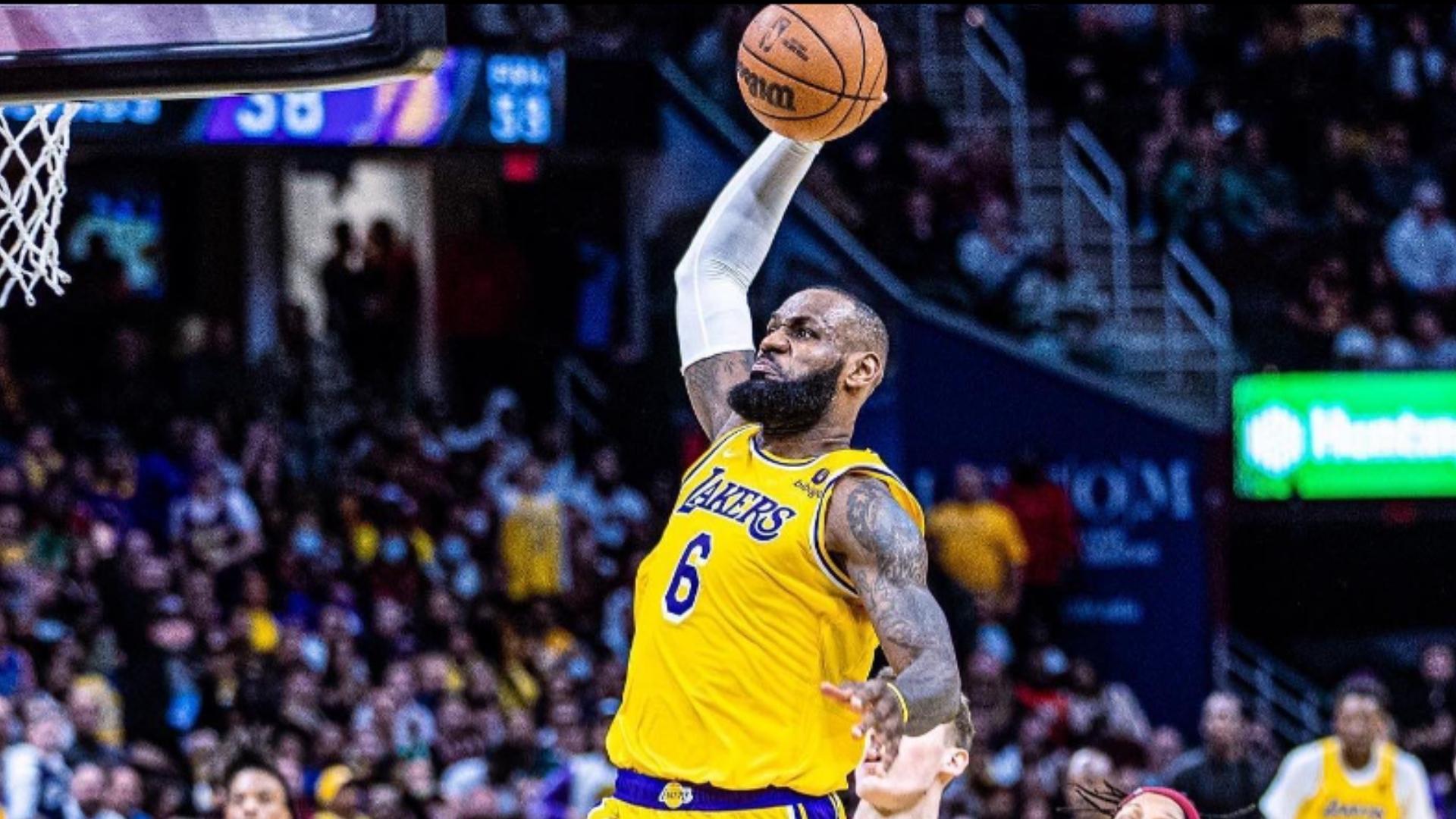 LeBron James en acción con los Lakers. Foto: IG