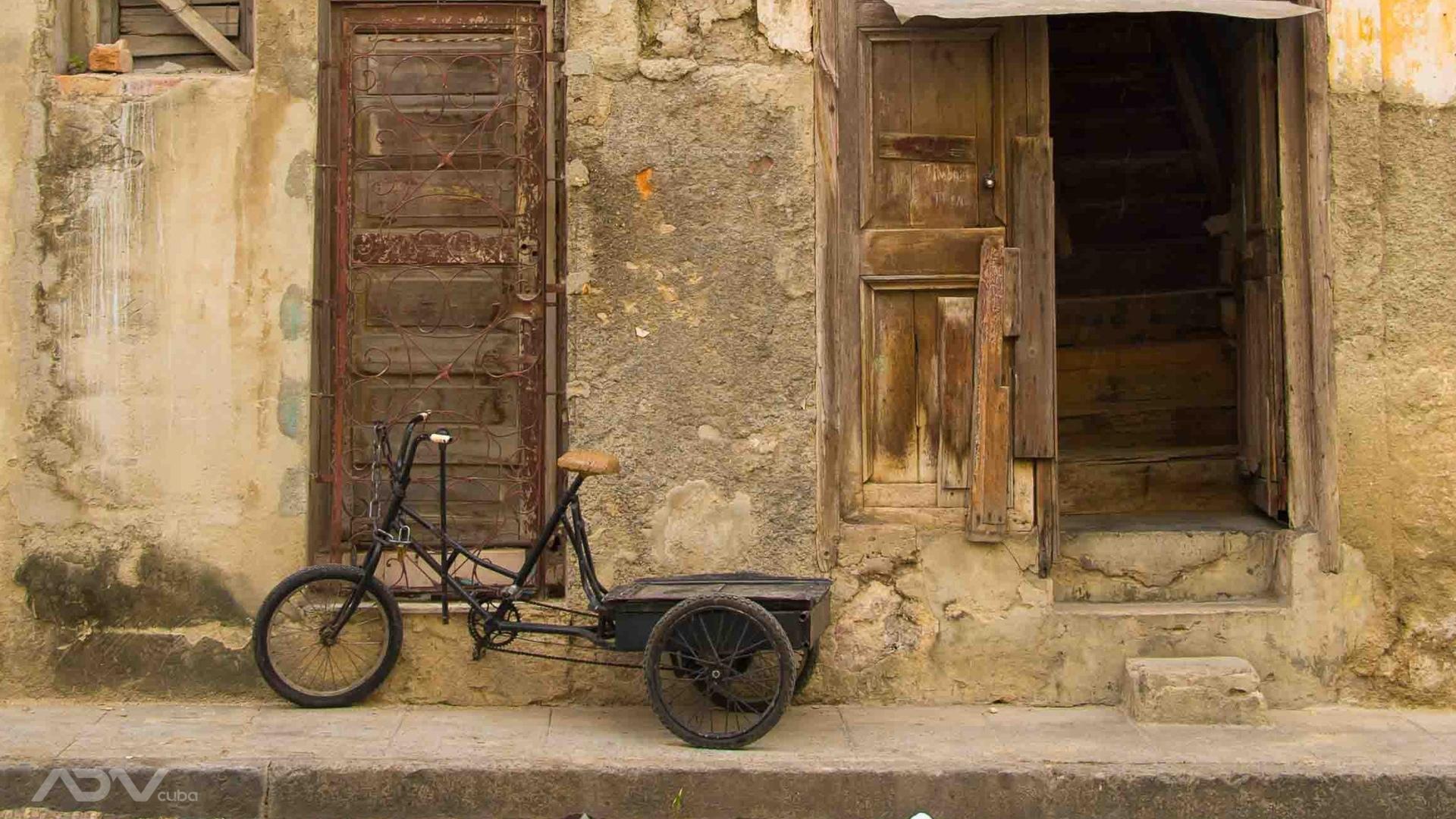 Ruina de viviendas en La Habana. Foto: ADN Cuba