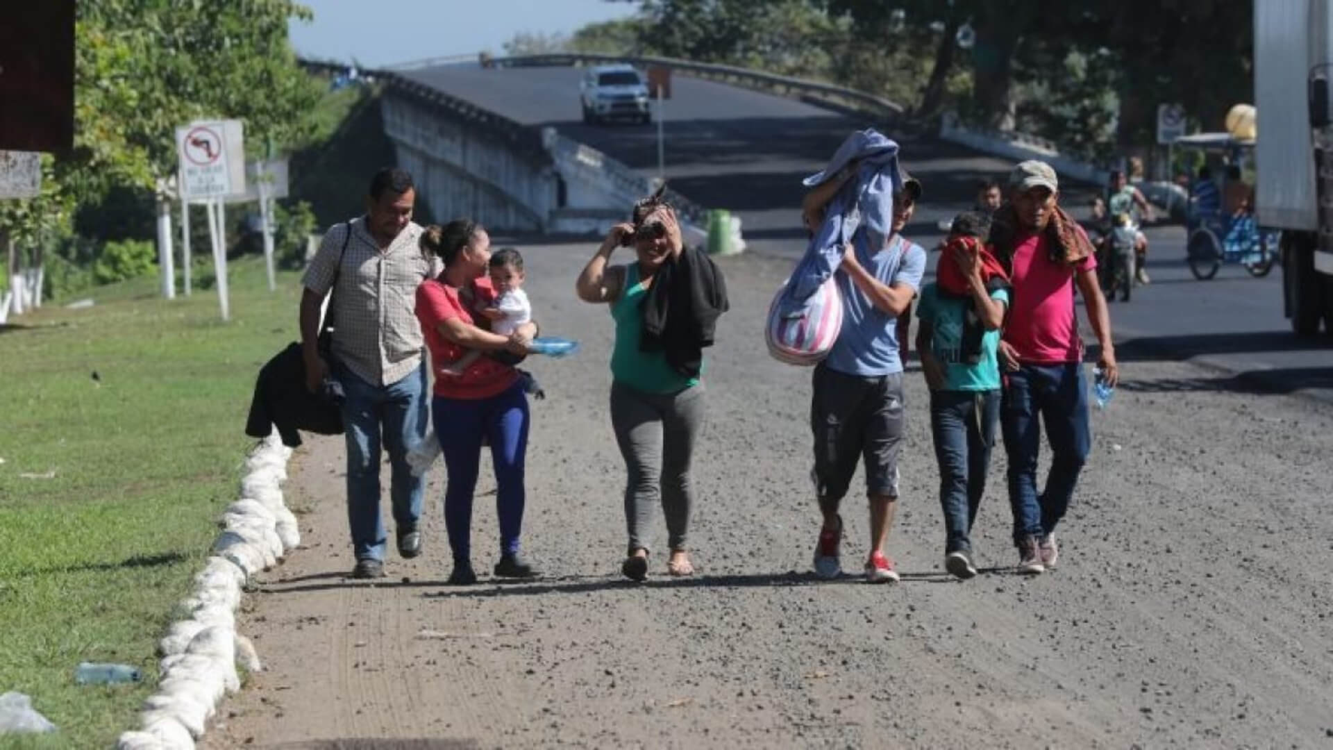 Cubanos y venezolanos entre los migrantes que pagan más por servicios de coyotes