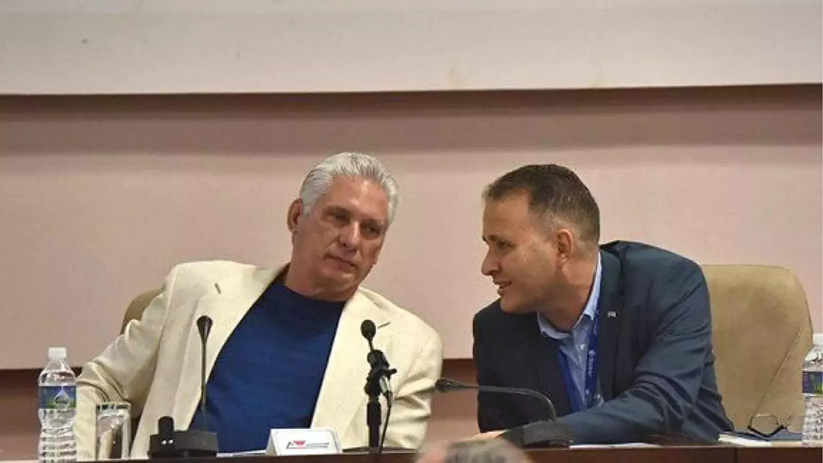 Díaz Canel y Luis Morlote, presidente de la Uneac