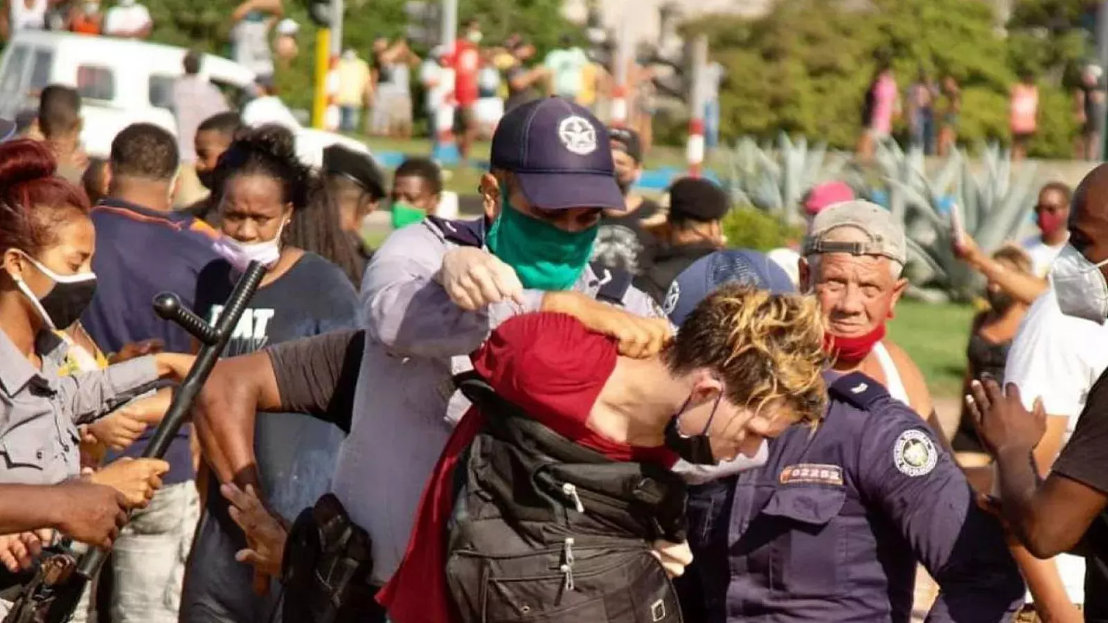Represión a manifestantes en Cuba