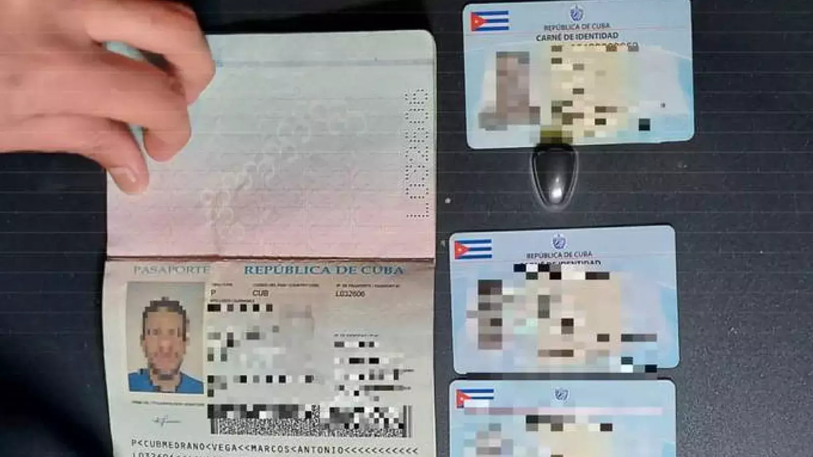 Documentos de cubanos detenidos en México