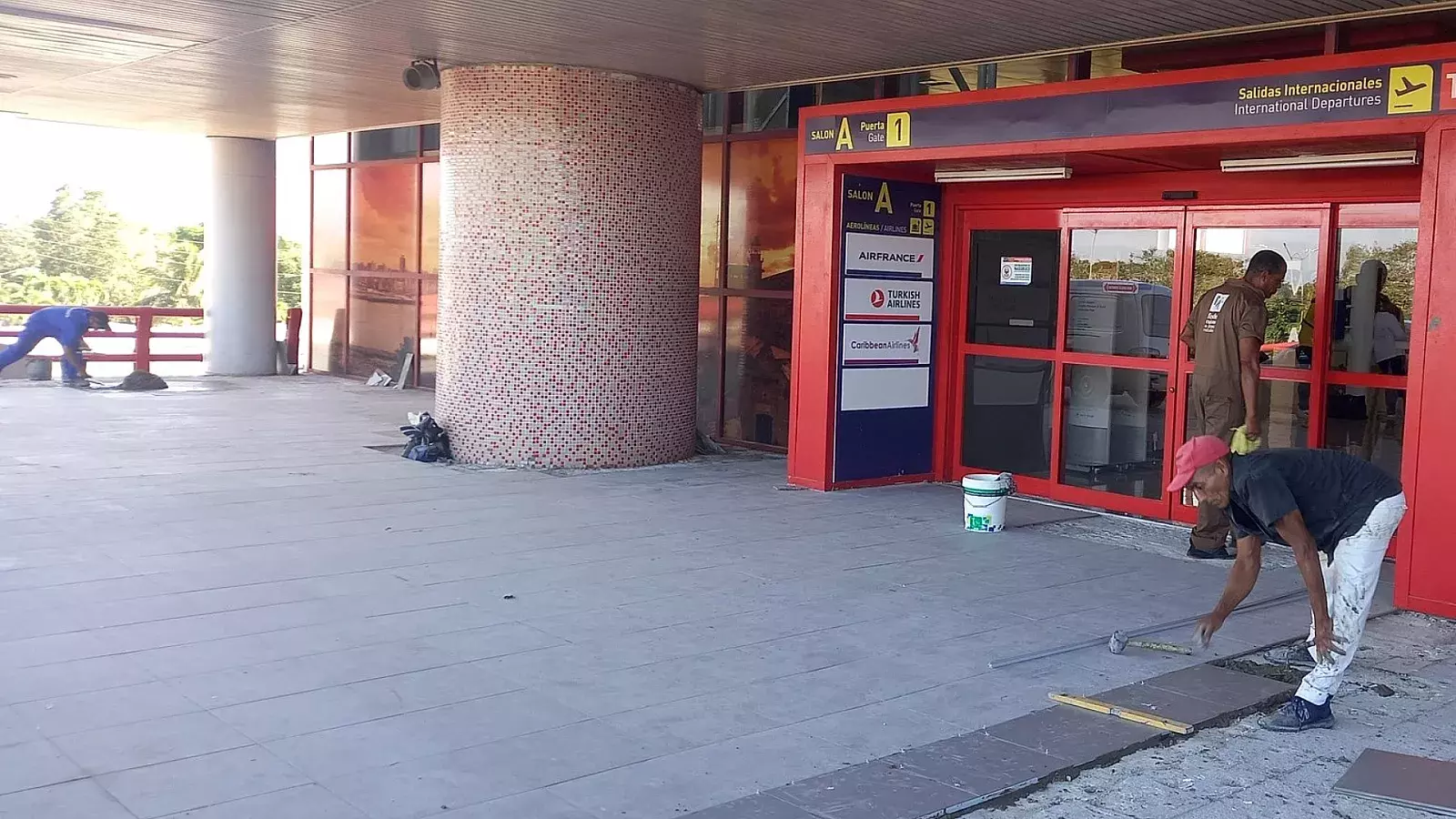 Arreglos en el Aeropuerto de La Habana
