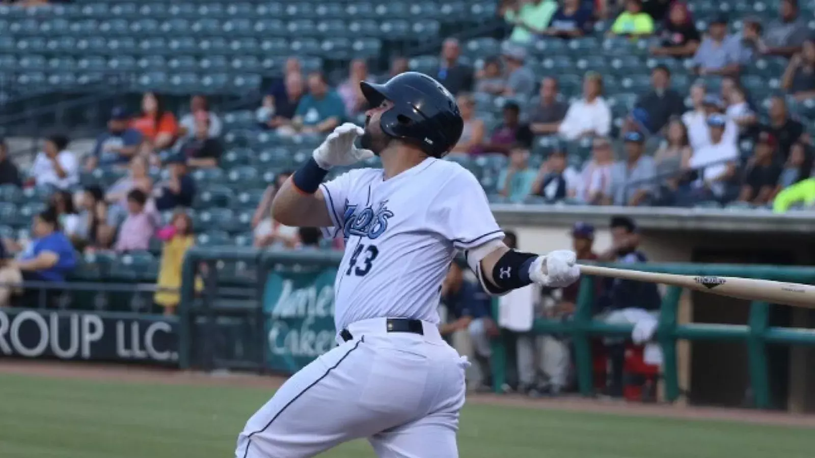 Lorenzo Quintana, receptor cubano en Licey