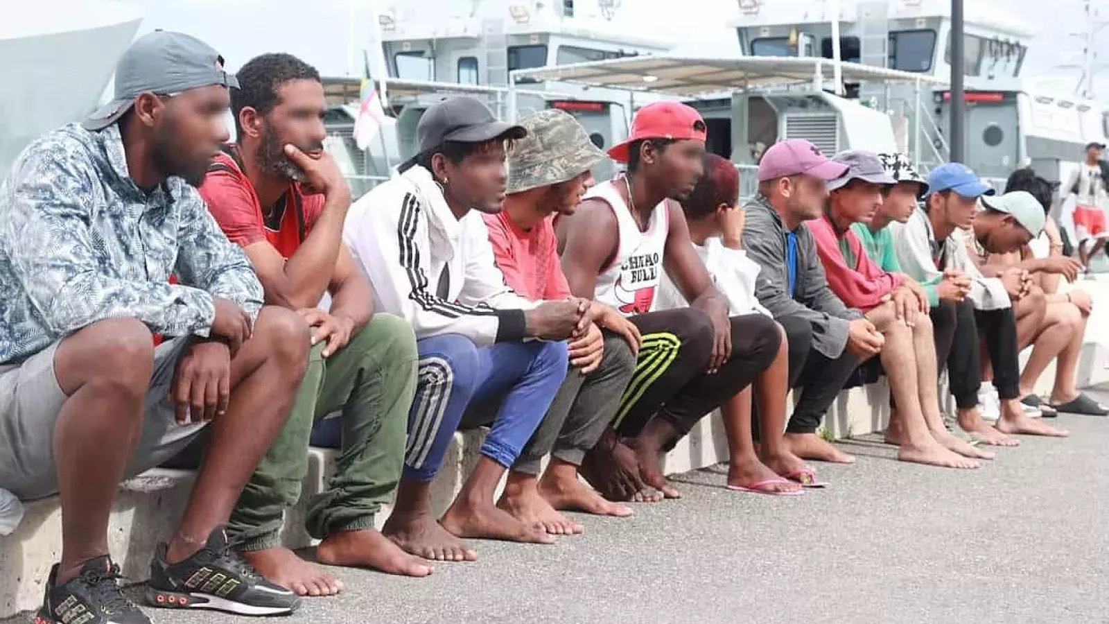 Cubanos detenidos en Nassau.