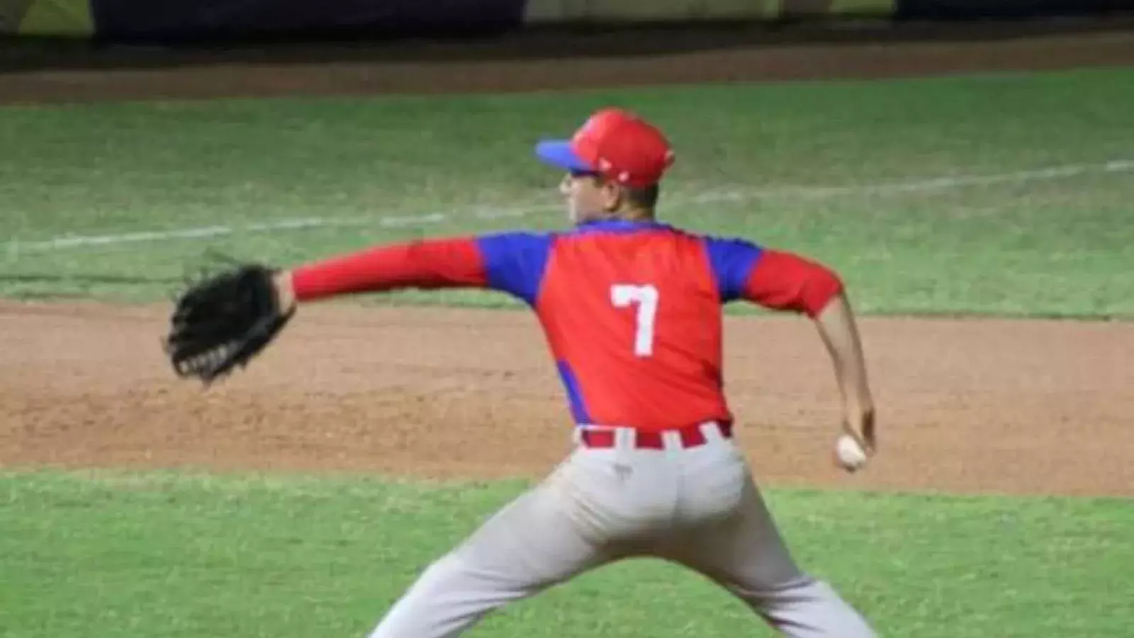 Ernest Machado (15) salió de Cuba en días recientes