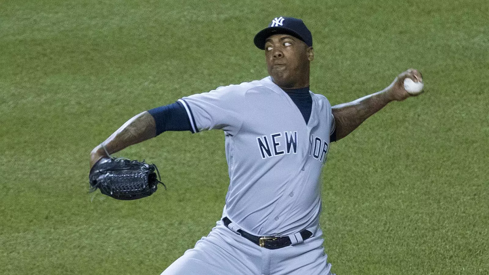 Chapman en 2016 lanzando para los Yankees