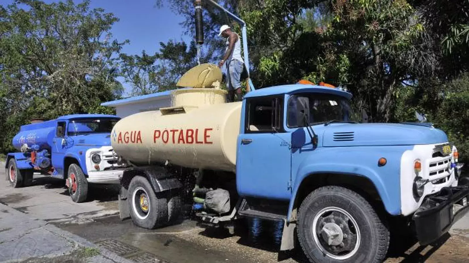 Pipas de Agua en La Habana