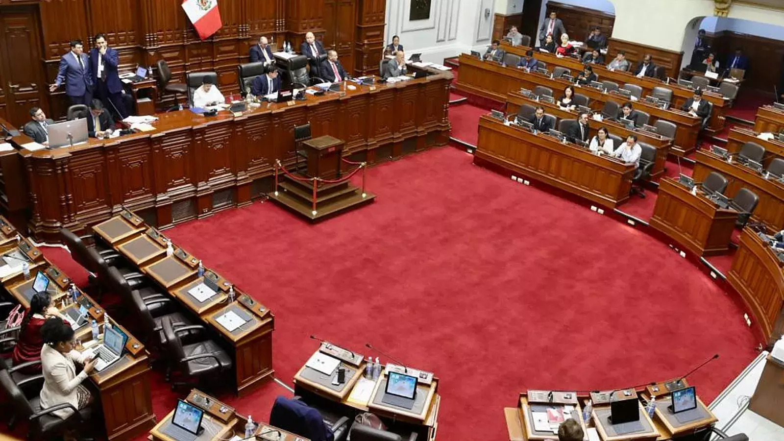 Congreso de Perú aprueba reconsiderar votación sobre adelantar las elecciones