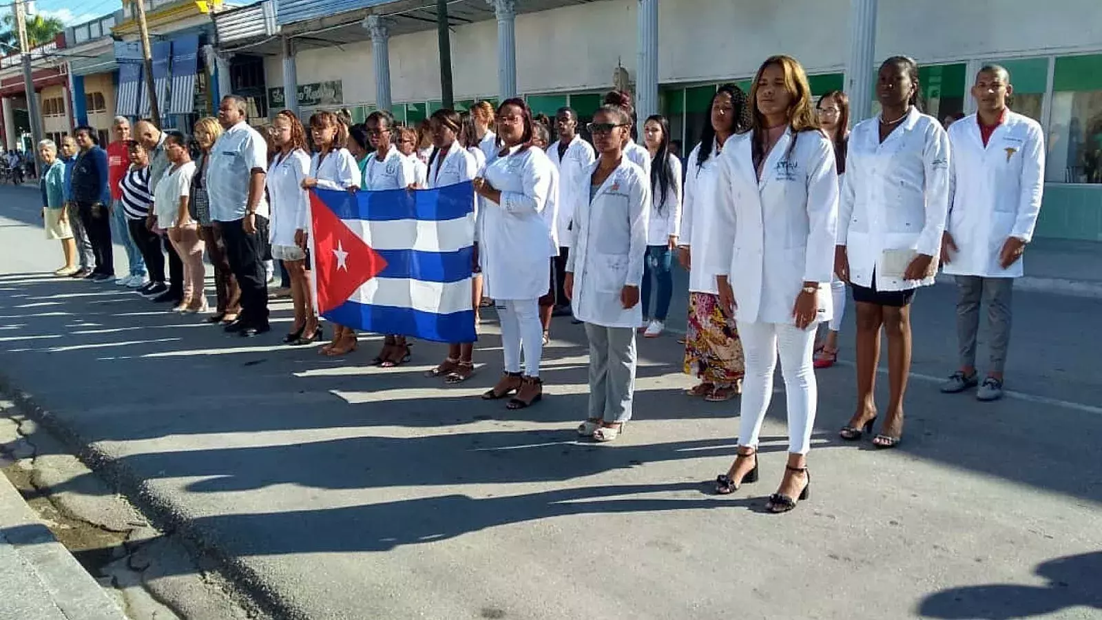 El éxodo masivo que ha experimentado Cuba en los últimos dos años también ha mermado al sector de la salud