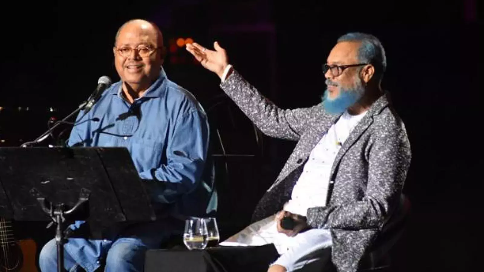 Pancho Céspedes y Pablo Milanés en un concierto