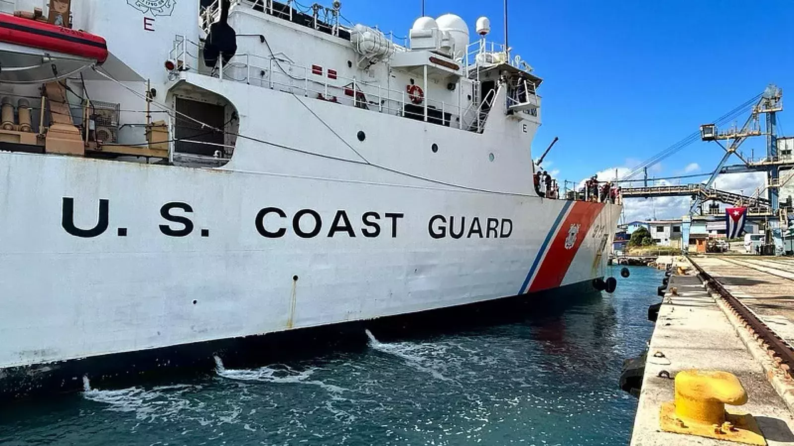 Guardacostas repatria a 273 personas a Cuba