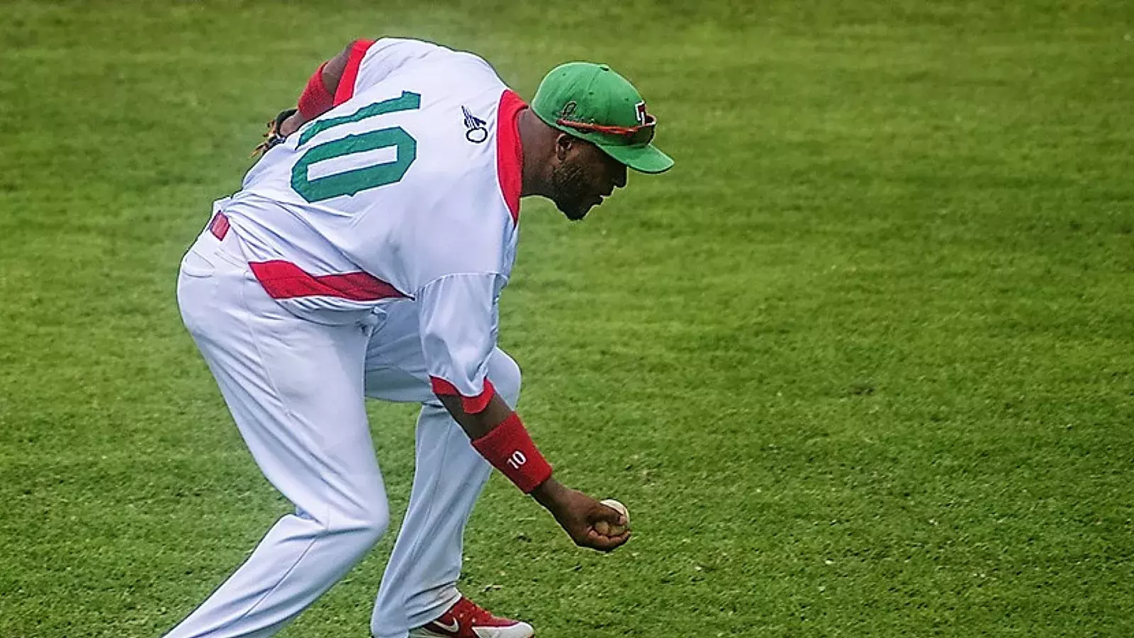 Yordanis Alarcón, pelotero de Las Tunas en Series Nacionales