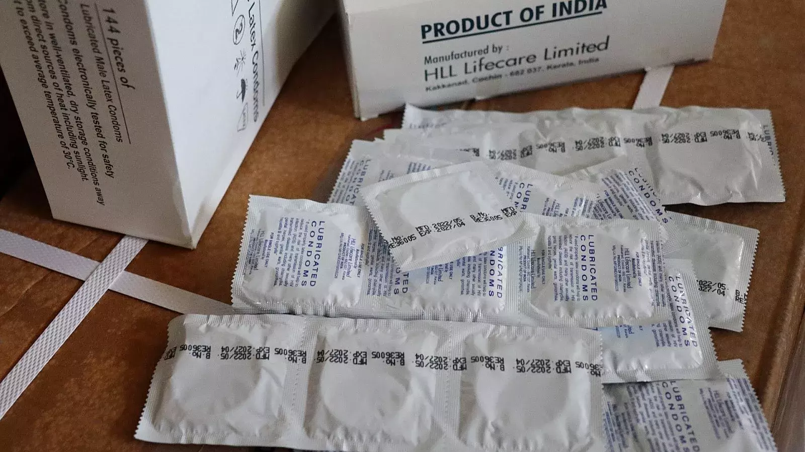 Donación de condones a Cuba