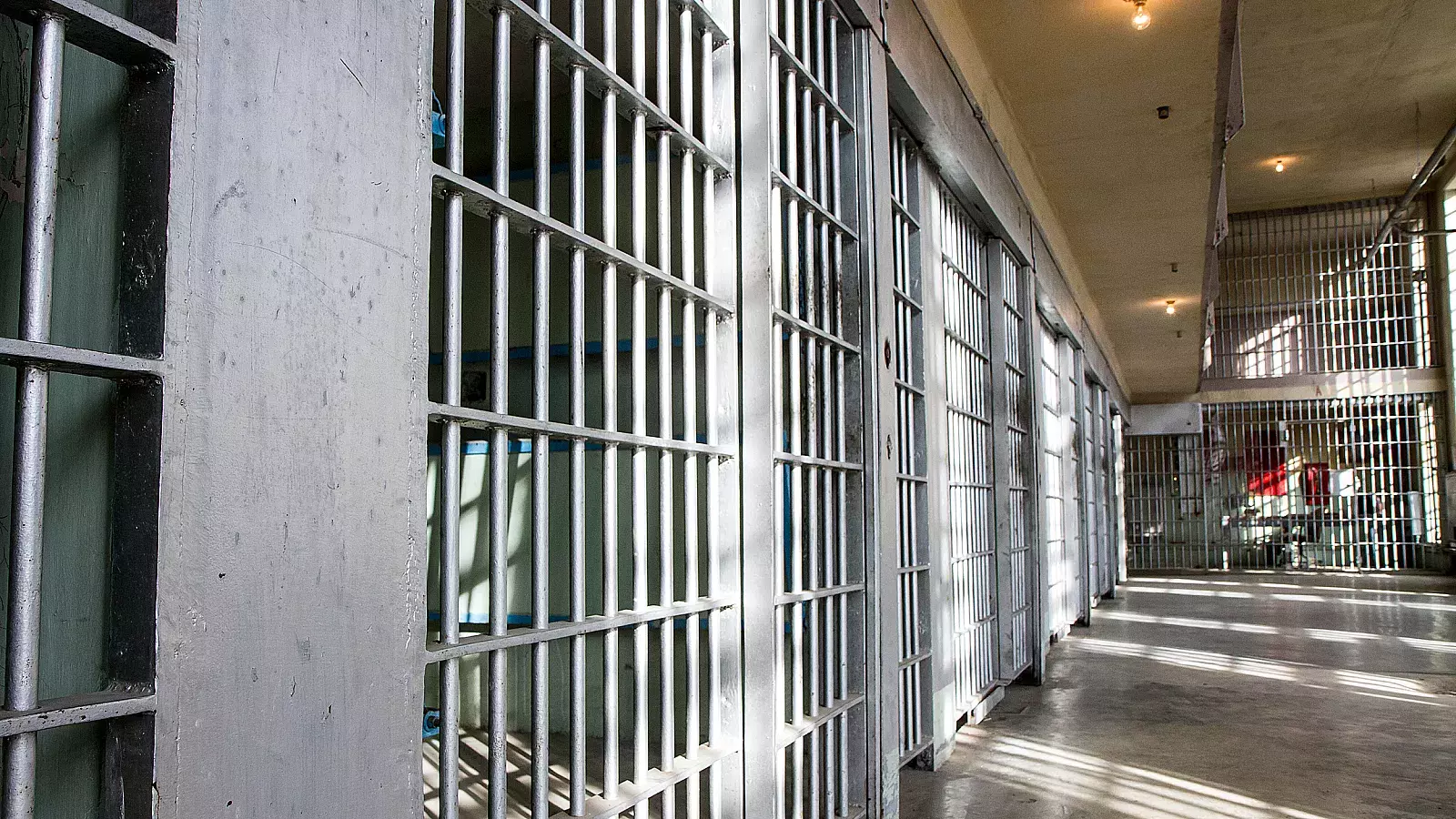Condenan a 335 años de prisión a hombre de California que admitió haber abusado de 5 niñas