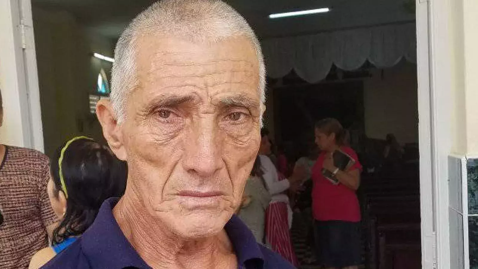 El anciano habría sido agredido por dos jóvenes