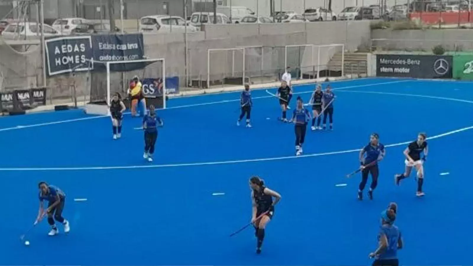 Hockeístas cubanas fogueando en Barcelona
