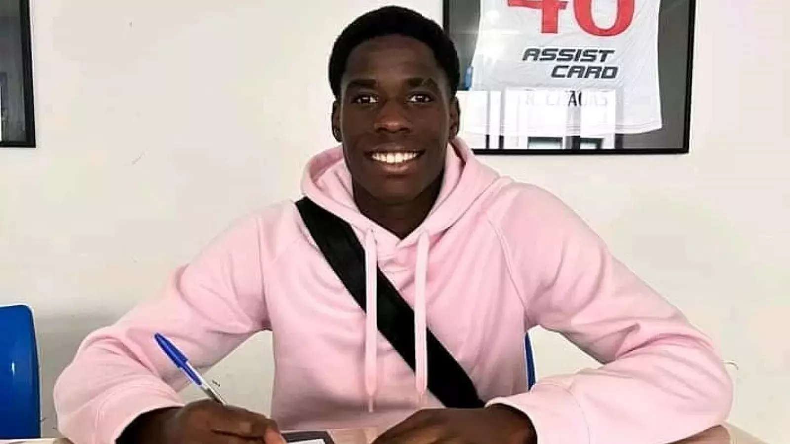 Romario Torres, futbolista cubano en el Nacional de Uruguay