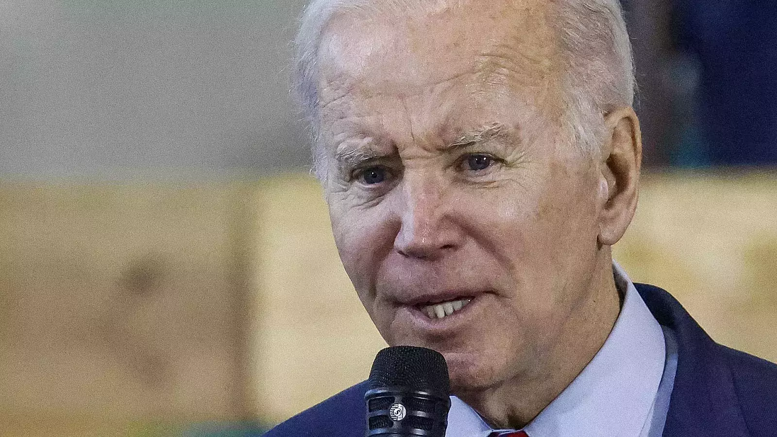 El presidente más anciano de la historia de EEUU duerme conectado a respirador artificial