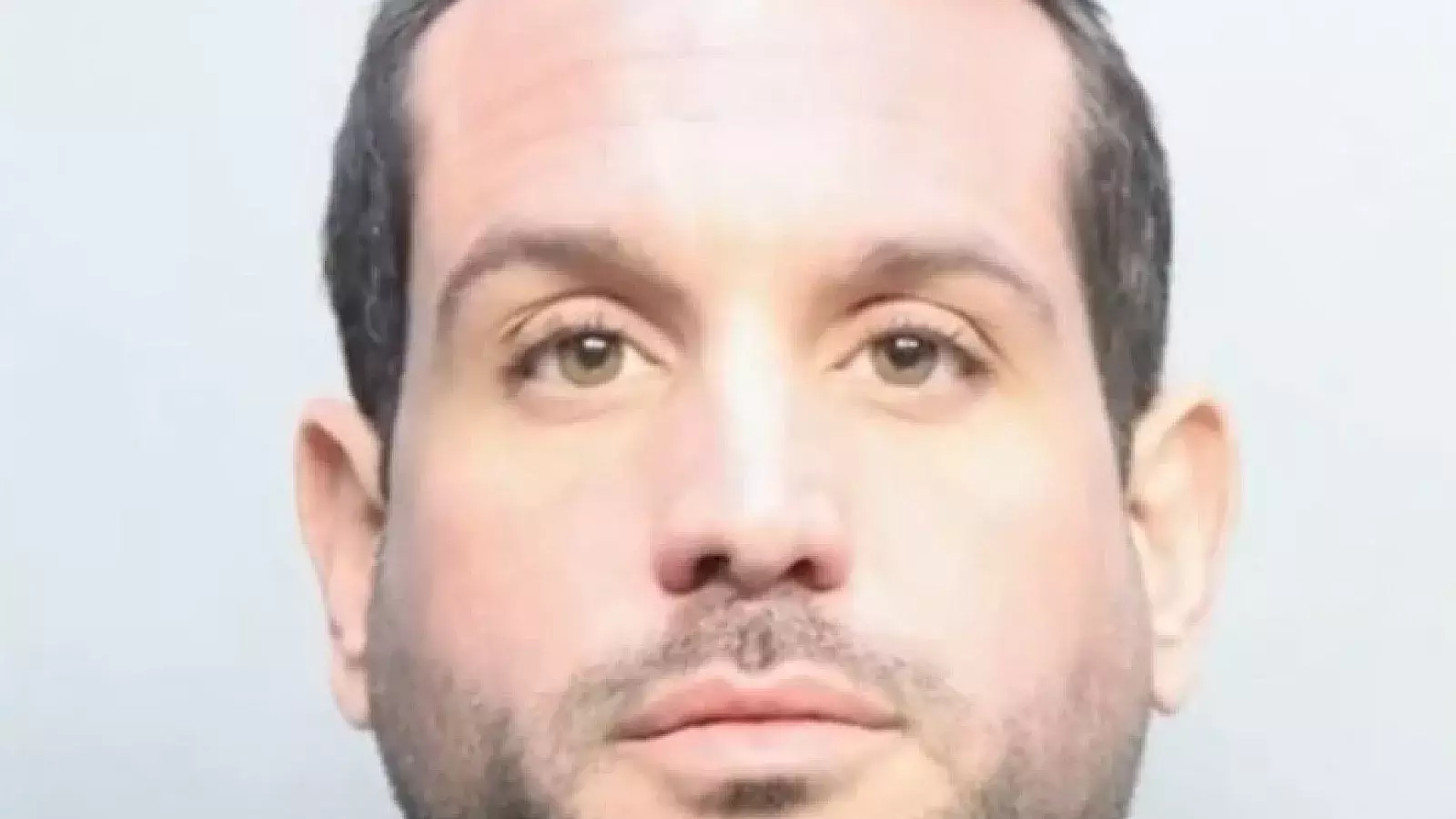 Hombre acusado de matar salvajemente a su madre a golpes y puñaladas