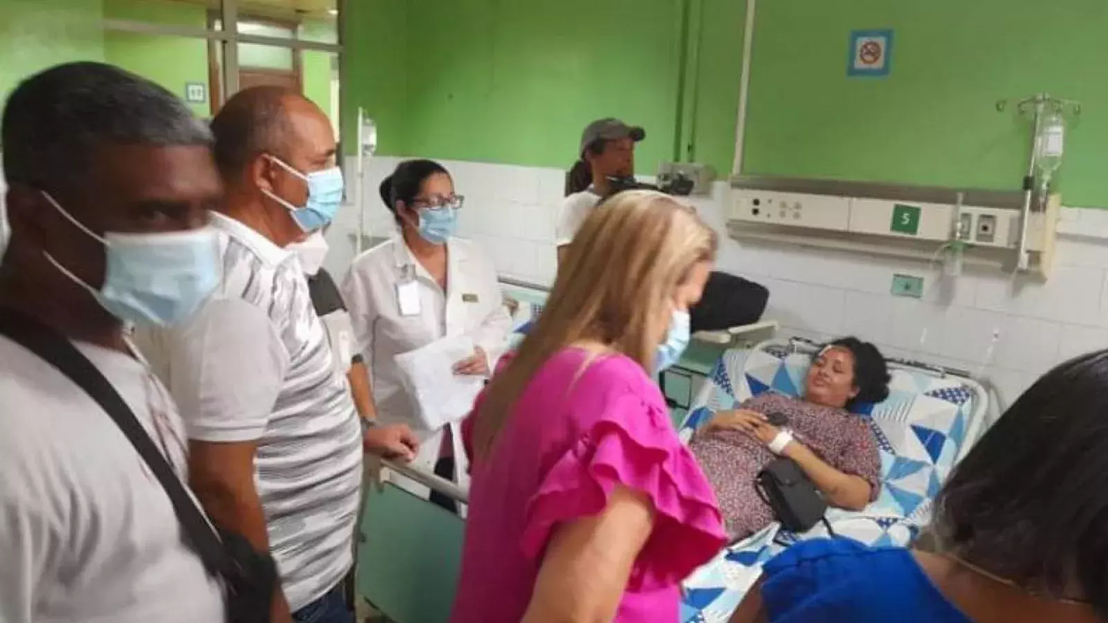 Lesionados del accidente en las cercanías de la carretera de Managua