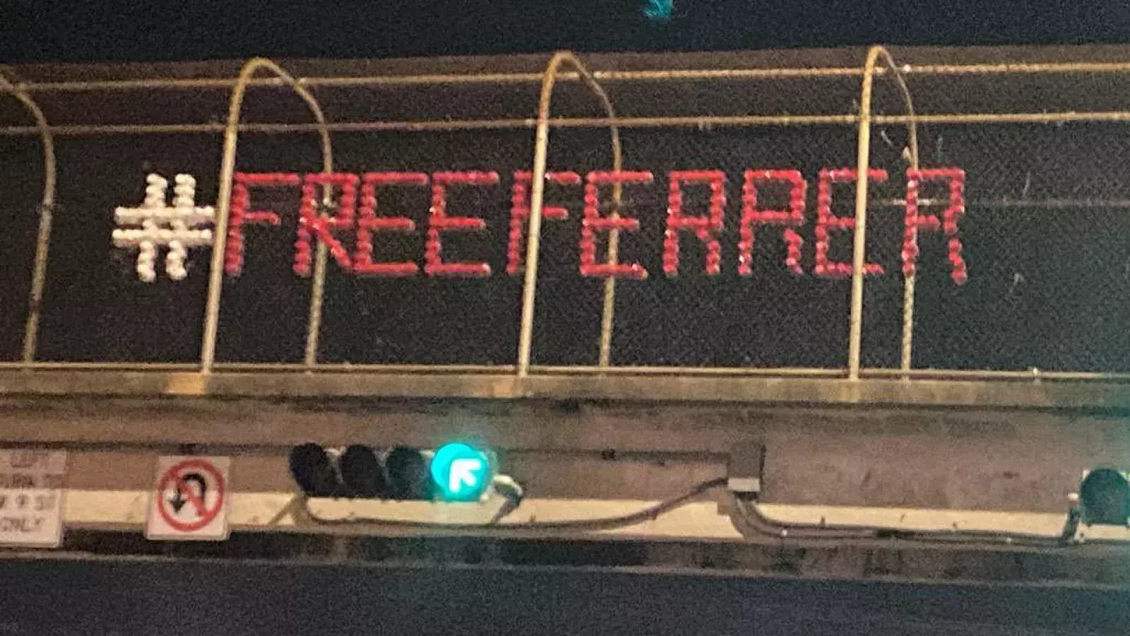Cartel #FreeFerrer en Hialeah