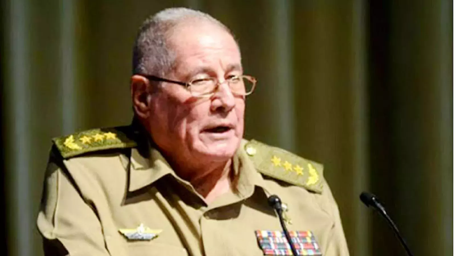 Ministro de las FAR Álvaro López Miera