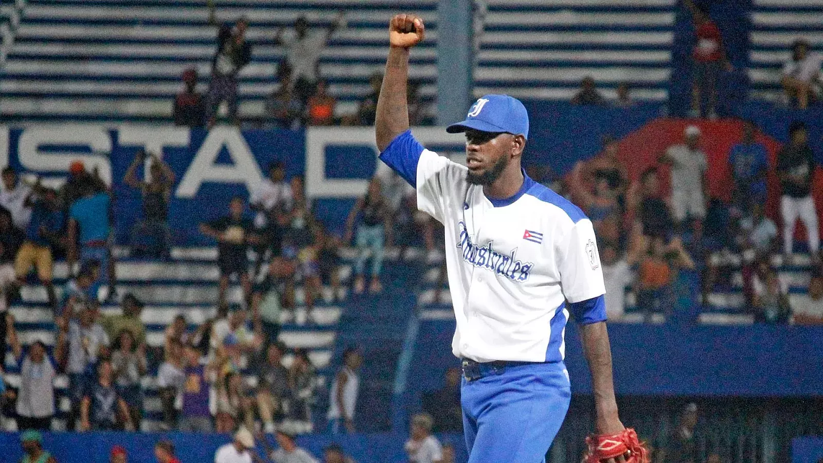 Industriales, a un paso de la final de la pelota cubana