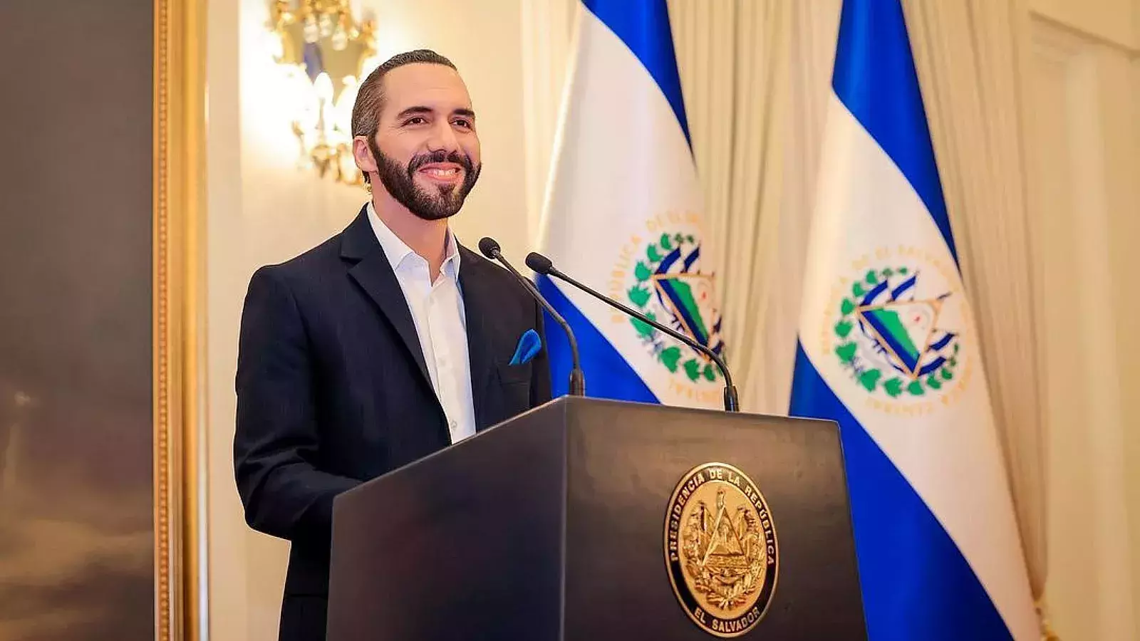 Nayib Bukele se burla de la izquierda latinoamericana