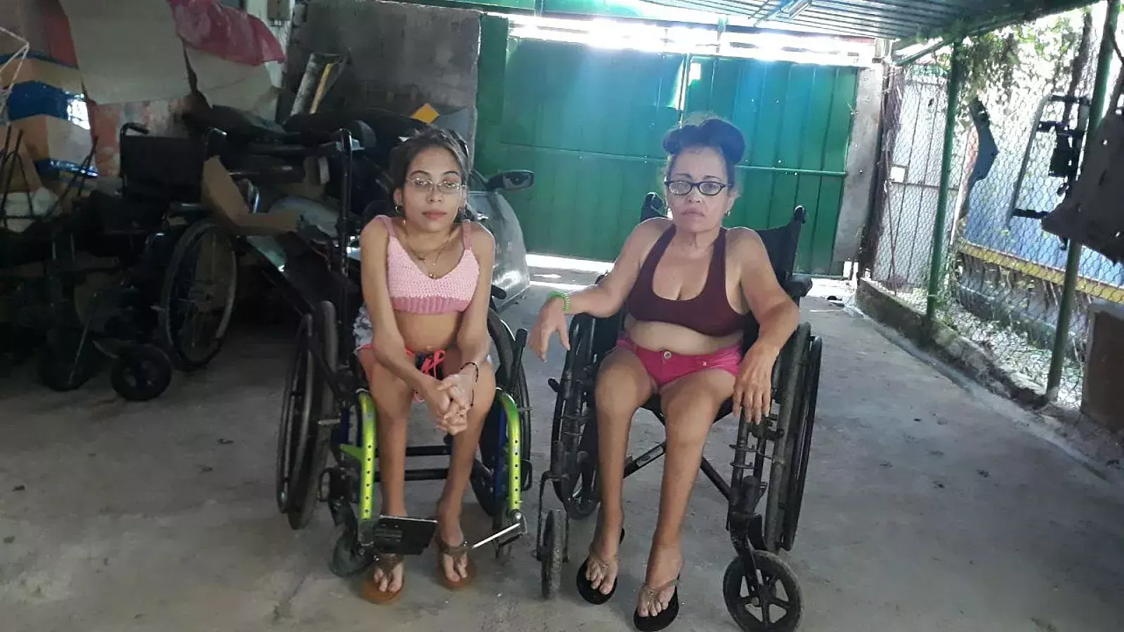 Madre e hija cubanas con rara enfermedad