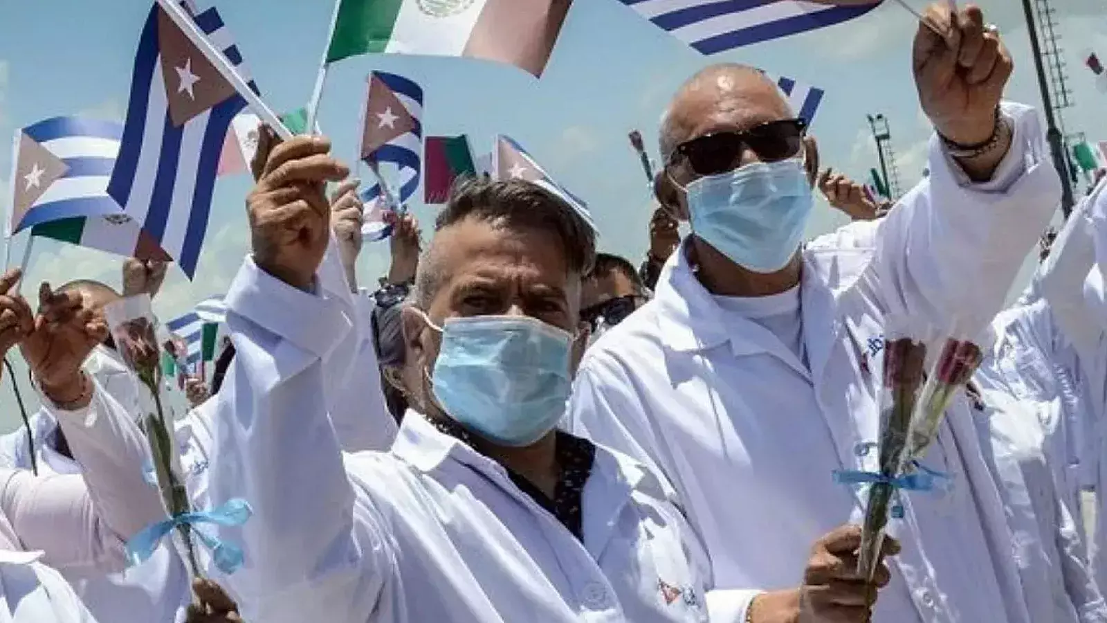 Médicos cubanos de misión en México