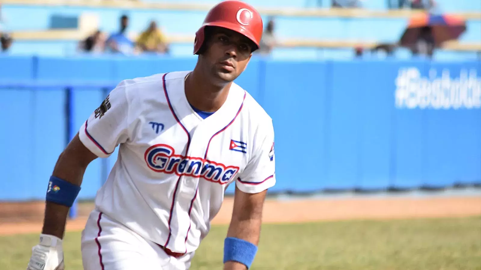 Guillermo Avilés, jugador de Granma, en la pelota cubana