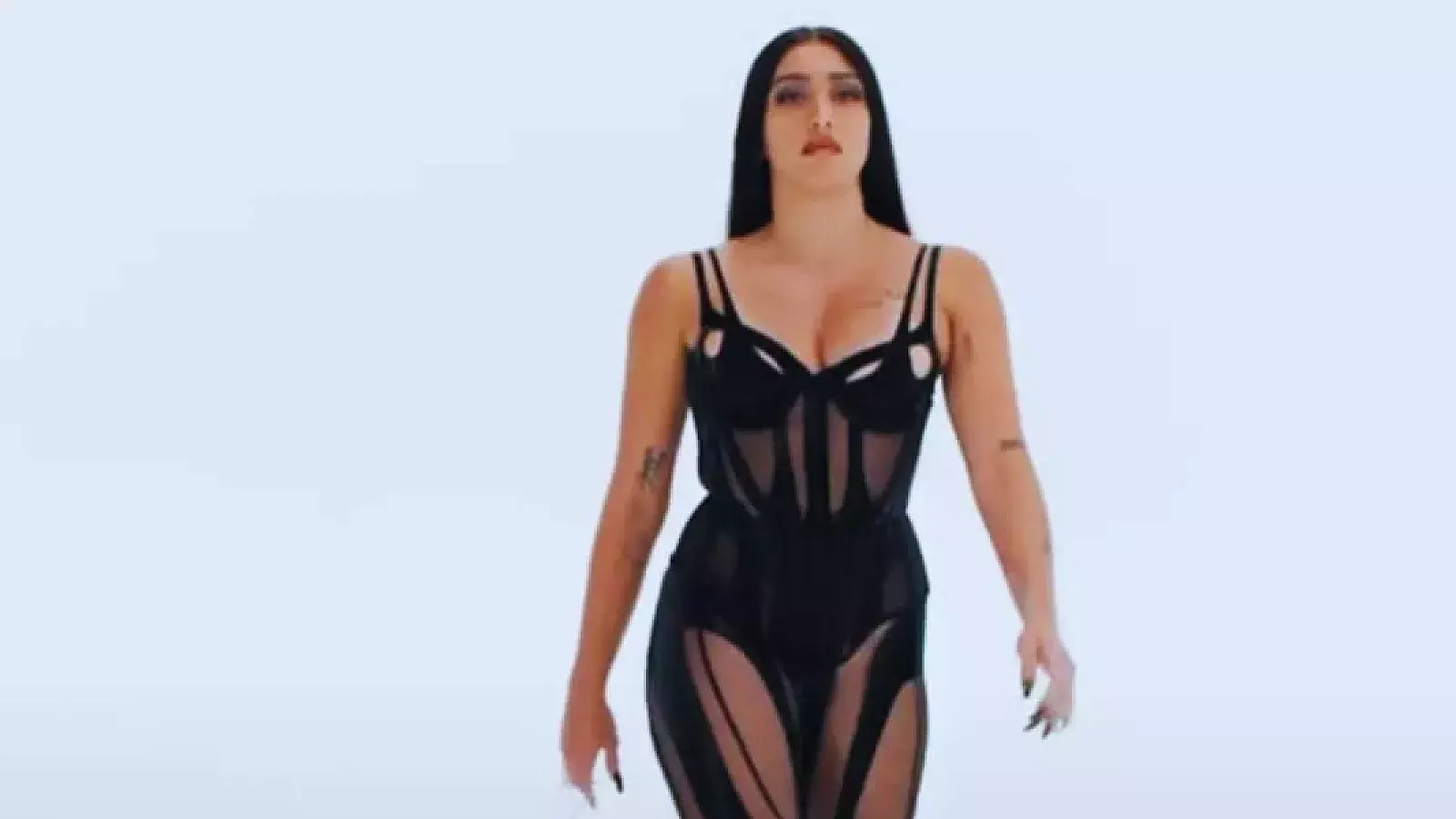 La hija cubana de Madonna revoluciona las redes con un atrevido desnudo