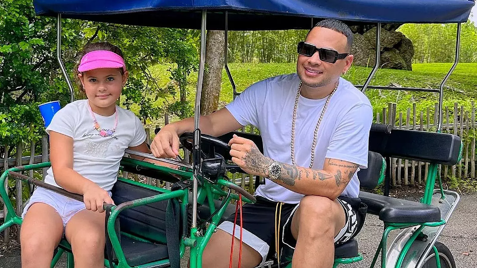 Jacob Forever de paseo con su hija Saisha en el zoológico de Miami