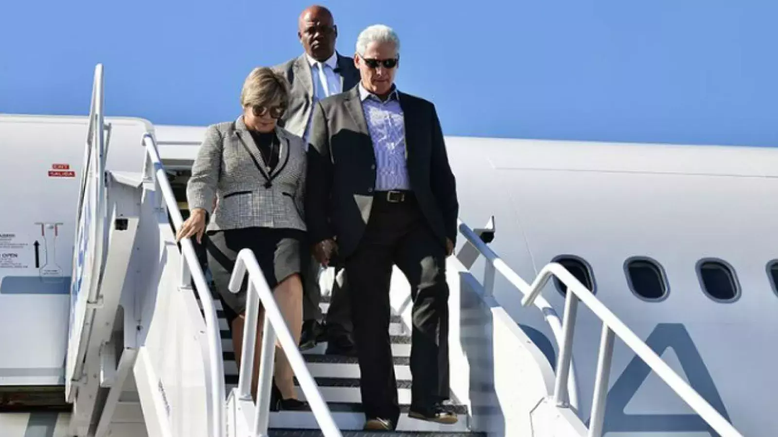 Miguel Díaz-Canel y Lis Cuesta arribando a EE.UU.