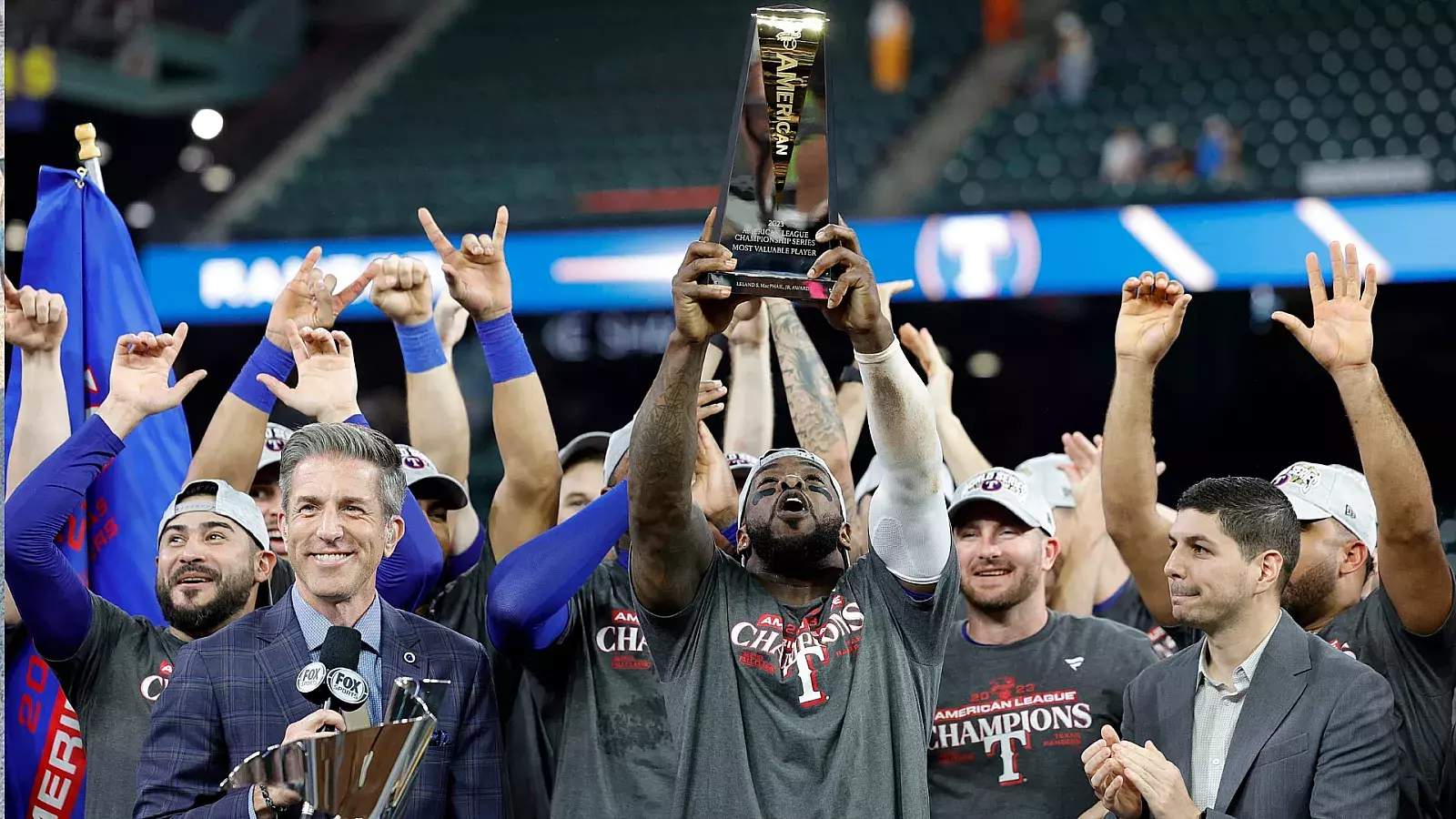 Adolis García, pelotero cubano de los Rangers de Texas y MVP de la Americana en Serie de Campeonato