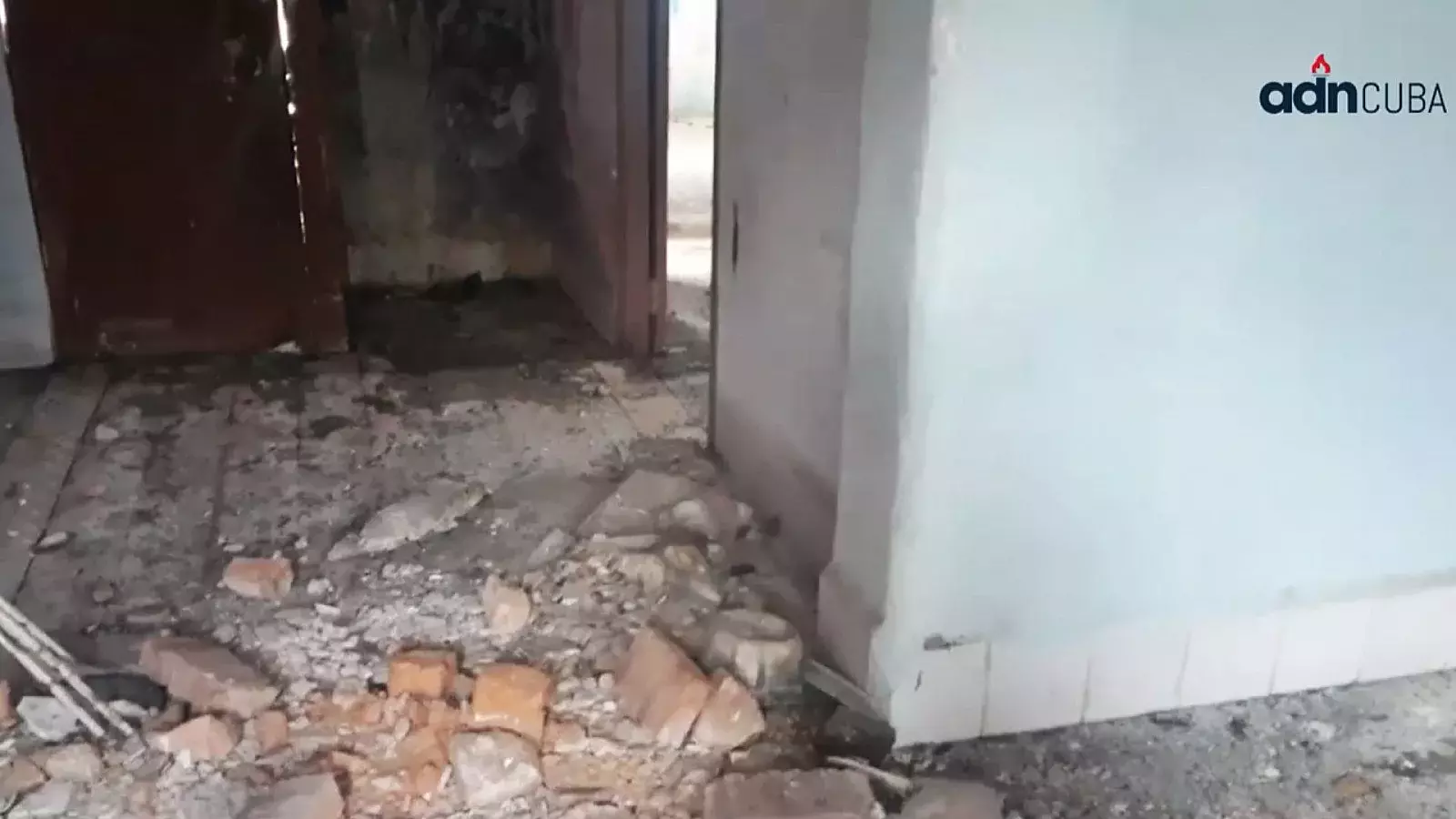 Vivienda en peligro de derrumbe