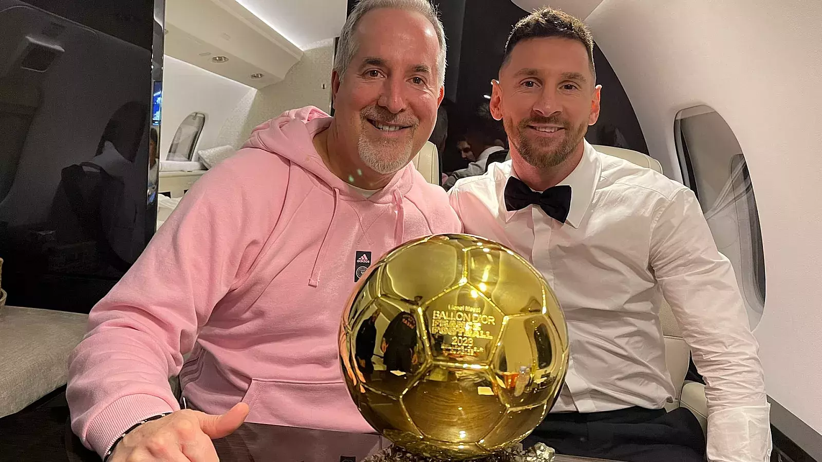 Mas Santos junto a Messi y el Balón de Oro de 2023