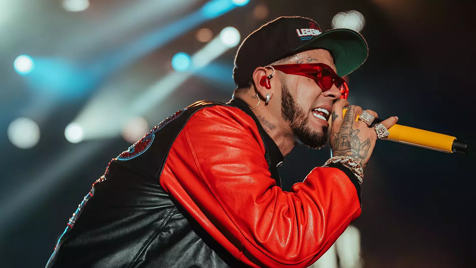 Anuel AA reaparece tras operación de urgencia que puso en riesgo su vida