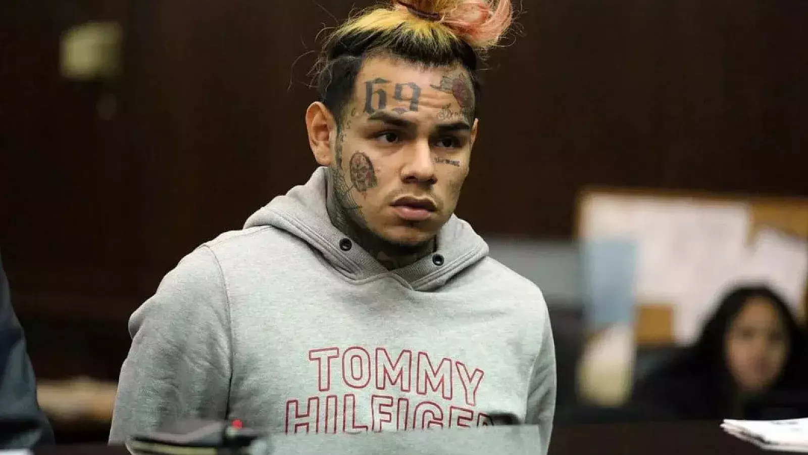 Tekashi 6ix9ine tendrá que pagar 10 millones de dólares a una bailarina de striptease