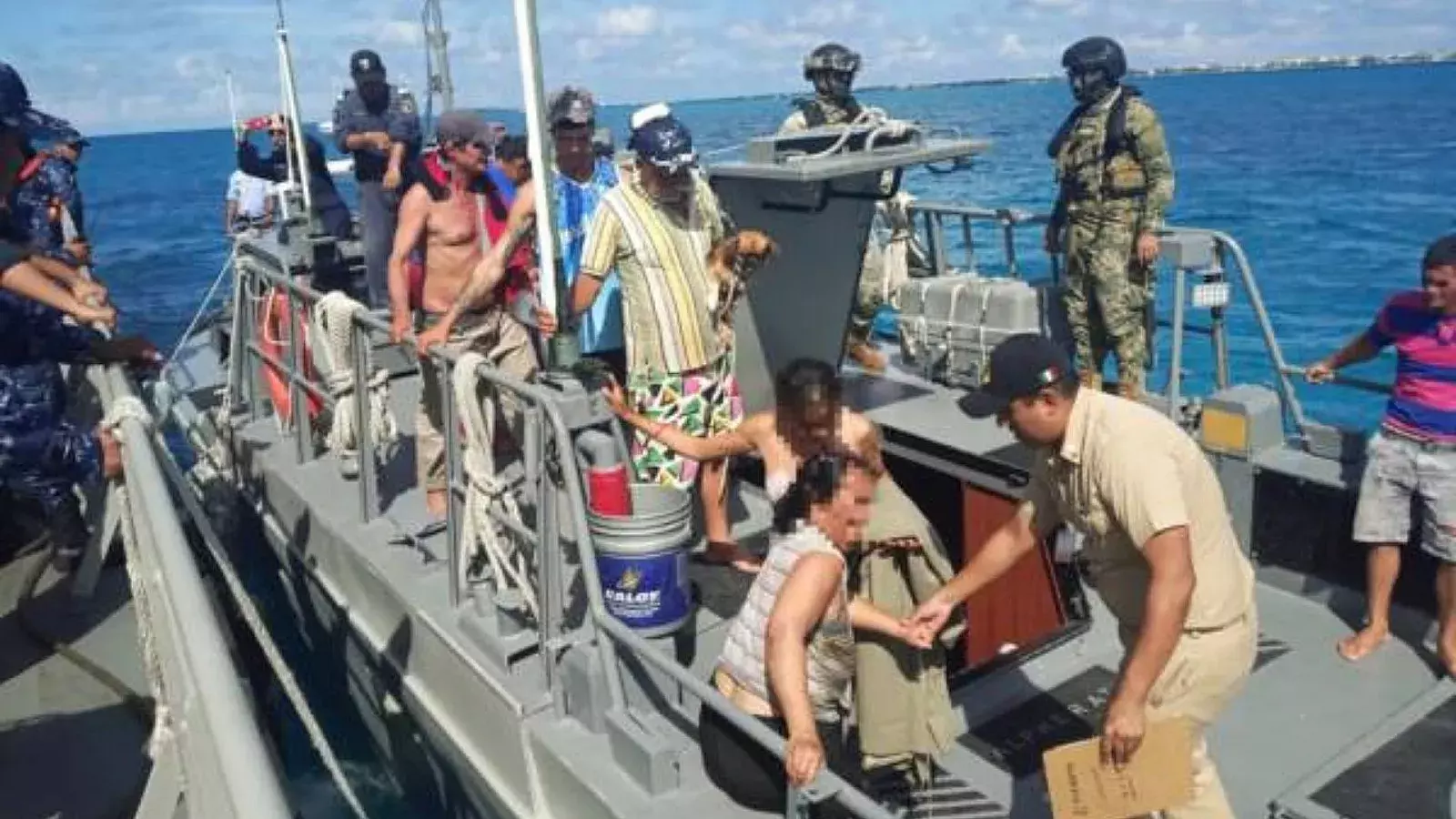 Interceptan a cinco balseros cubanos en México